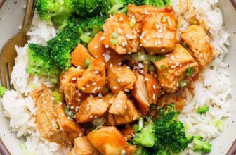 Slow Cooker Honey Sriracha Chicken